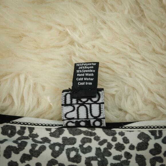 Clara Sun Woo Size Small S Black White Zebra Leopard Print Short Sleeve Art Top - Picture 5 of 6